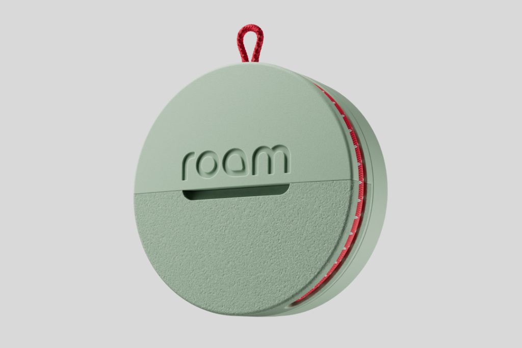 Roam Smart Tracker in Forest Glow